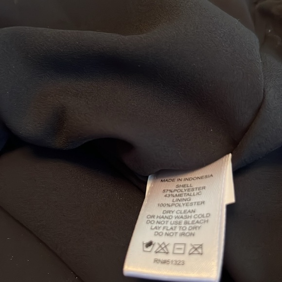 CECE BELL SLEEVE LINED METALIC BLOUSE. NWT. - Picture 7 of 10